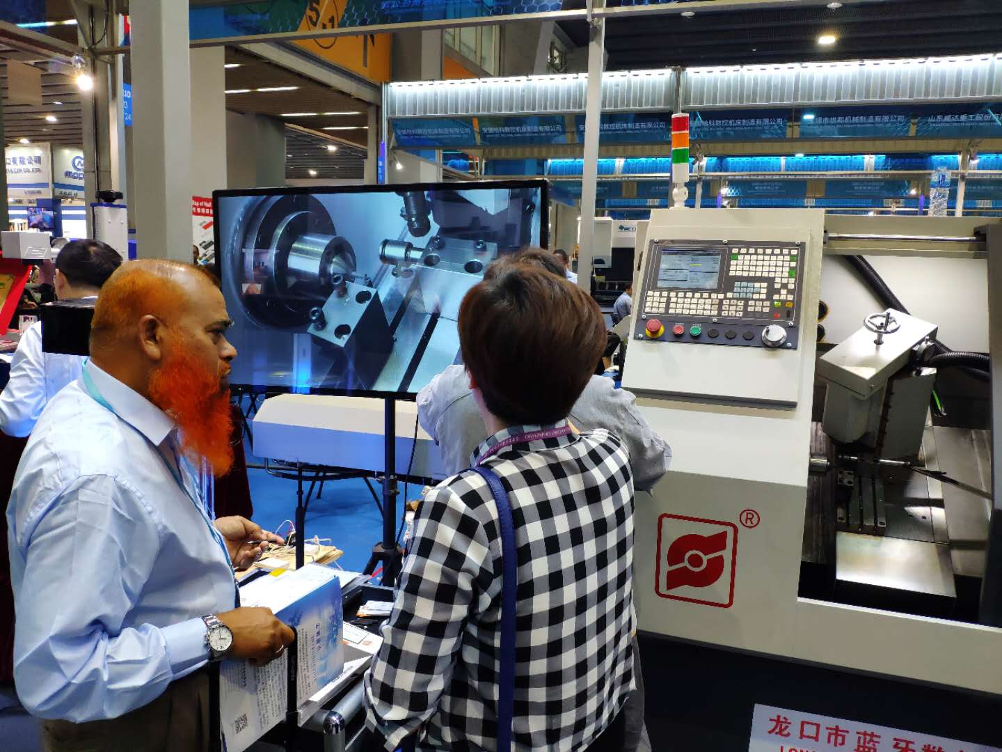蓝牙装备携起子头加工设备征战广交会